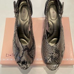 Bandolino SHANIKA Snakeskin Pumps